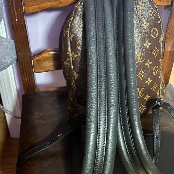 Pre- Love LOUIS VUITTON PALM BACKPACK REVERSE MONOGRAM CANVAS. - Picture 5 of 8